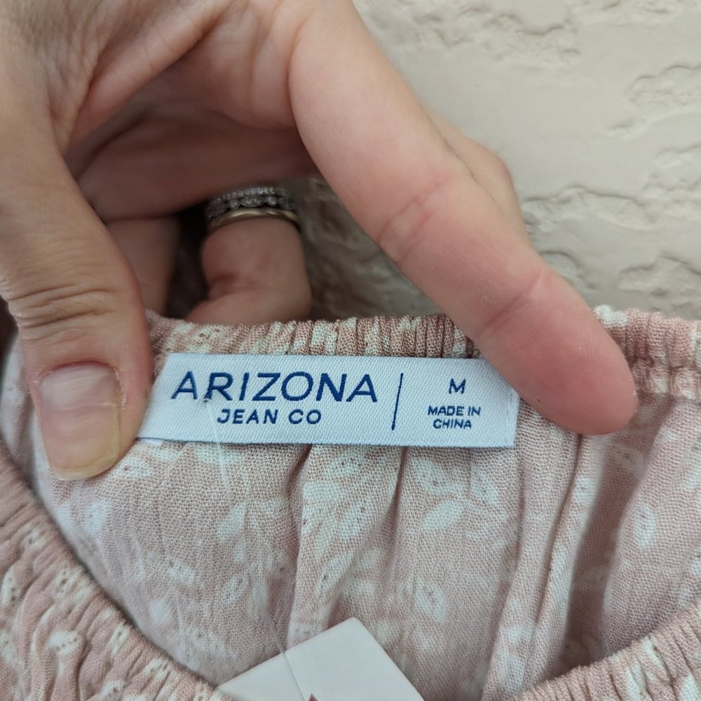 Arizona Off the Shoulder Ruffled Floral Pink Crop Blouse Size M NWT - Picture 3 of 4